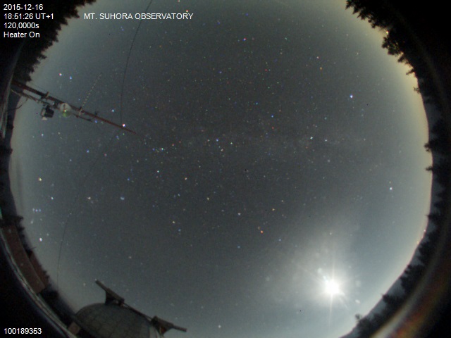 Zdjęcie ściągnięte w dniu 2015-12-16 o godzinie 18:54:33 czasu lokalnego.