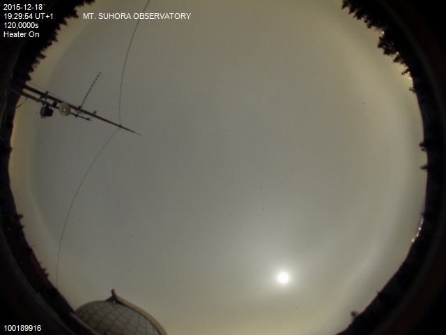 Zdjęcie ściągnięte w dniu 2015-12-18 o godzinie 19:33:03 czasu lokalnego.