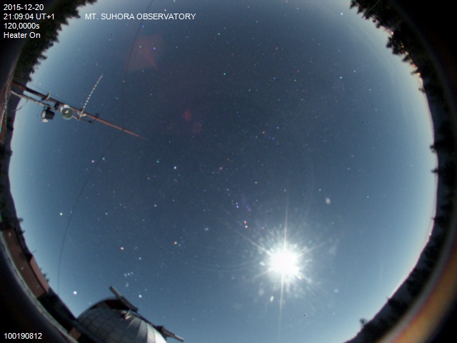 Zdjęcie ściągnięte w dniu 2015-12-20 o godzinie 21:12:13 czasu lokalnego.